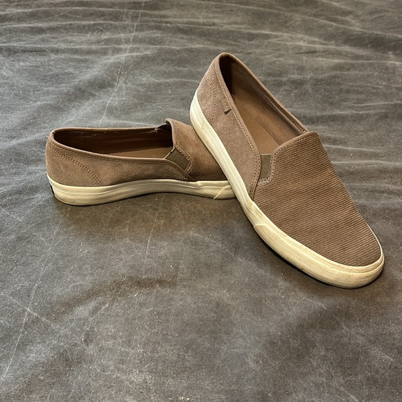 Tan suede Keds. EUC. Size 8 Dream foam soles - Picture 7 of 8